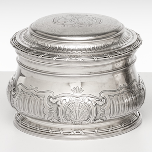 “White when Polished:” Race, Gender, and the Materiality of Silver at the Toilette
